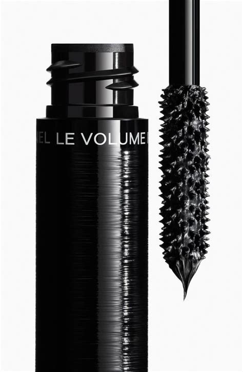 chanel extreme volume mascara.